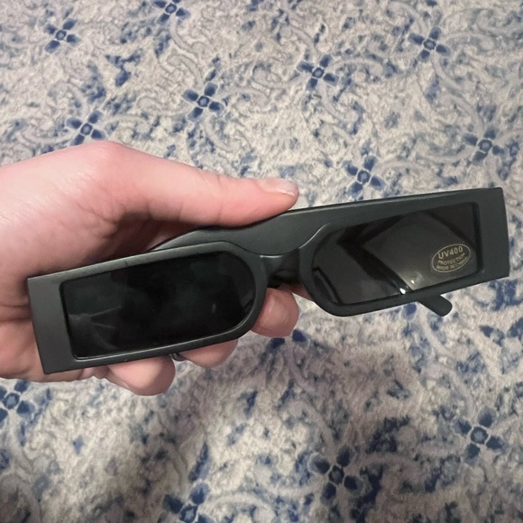 Bella’s sunglasses in Poor Things (merch) - Picture 3 of 5